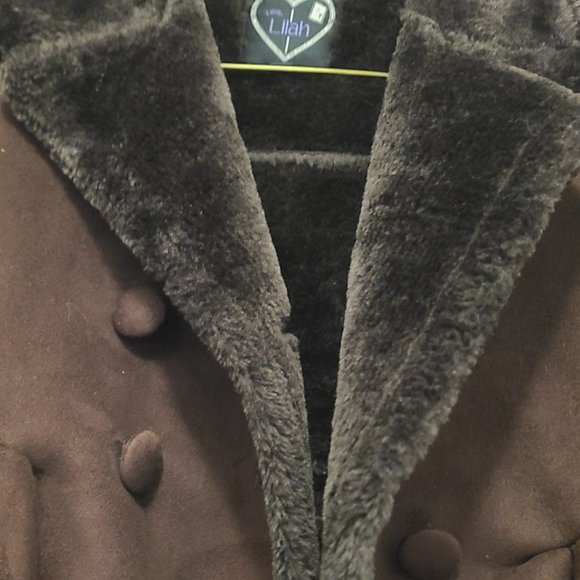 Beautiful girl's chocolate color double breast winter faux suede coat Size 5 - Picture 2 of 5